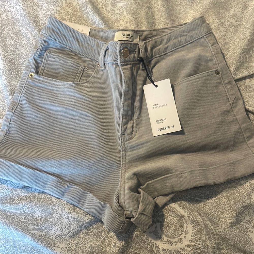 Forever 21 size 28 high rise shorts.